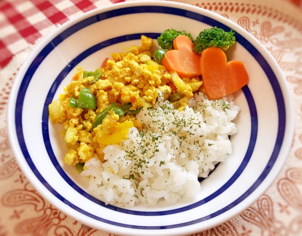 秋の甘みでビタミンチャージ！季節を感じるフルーツ～柿～