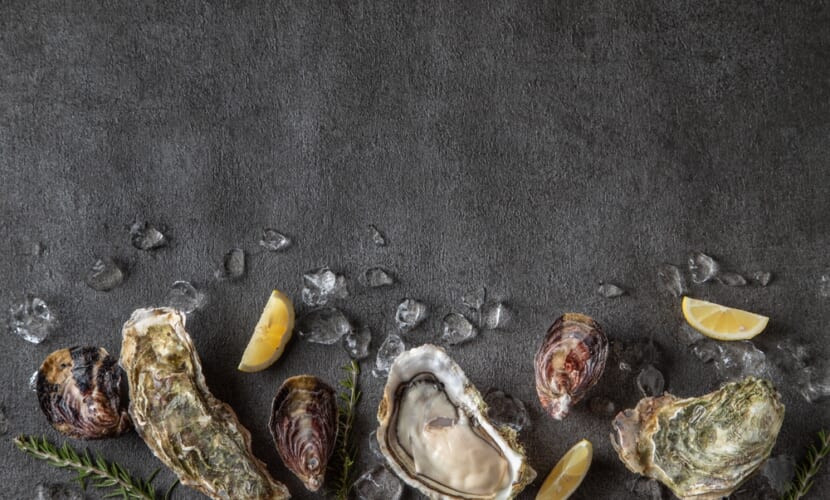 Fresh,Raw,Oysters,And,Lemon