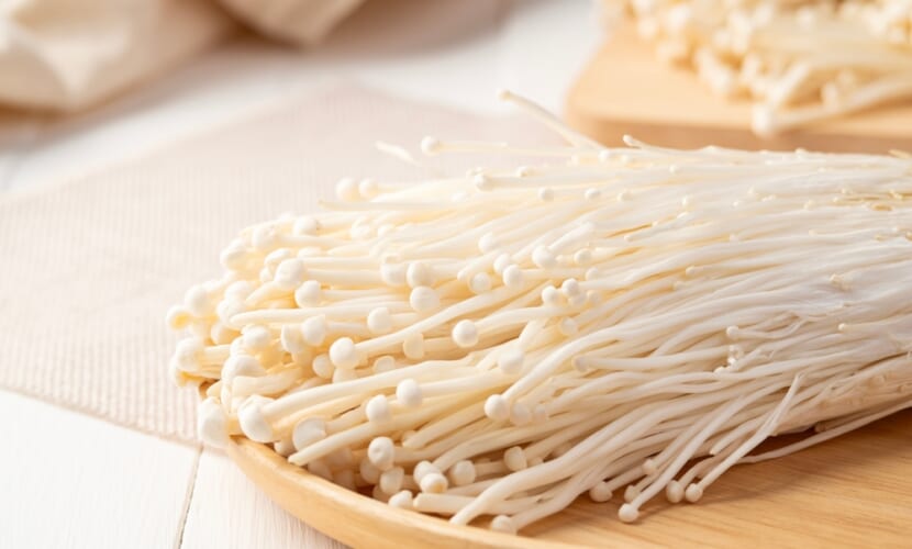 Fresh,Golden,Needle,Mushroom,Or,Enoki,,Enokitake,(flammulina,Velutipes),In