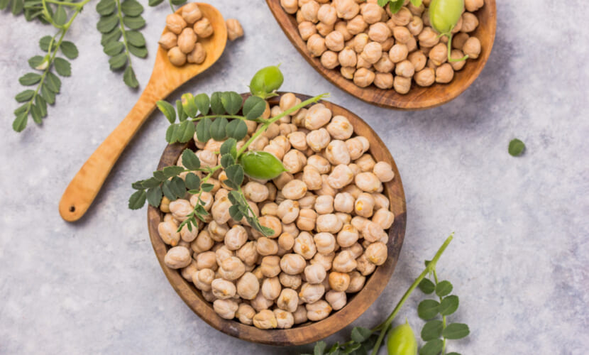 Dry,Chickpeas,Or,Garbanzo,Beans,With,Raw,Green,Chickpea,Pod